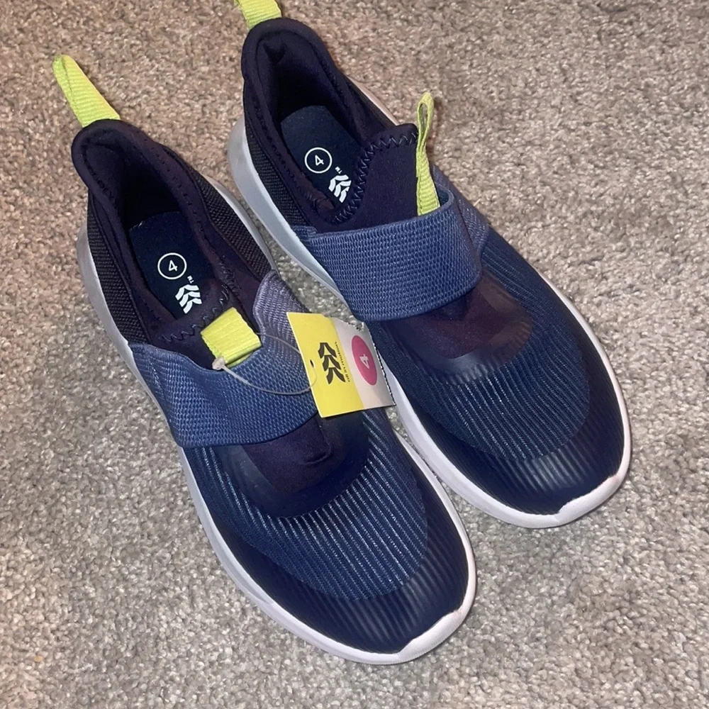 All in Motion navy blue tennis shoes boys size 4